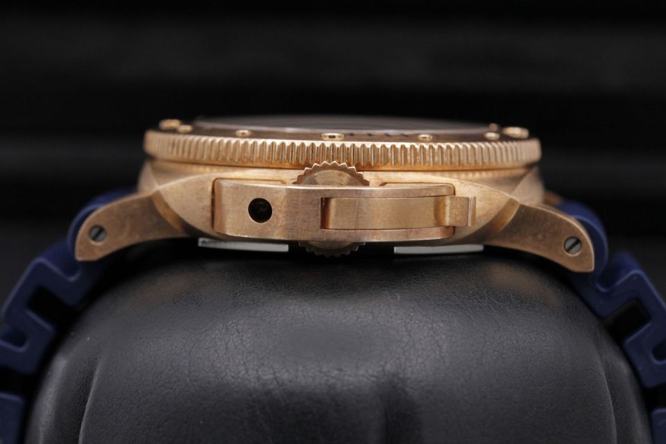 Panerai Submersible PAM01074 Image 3